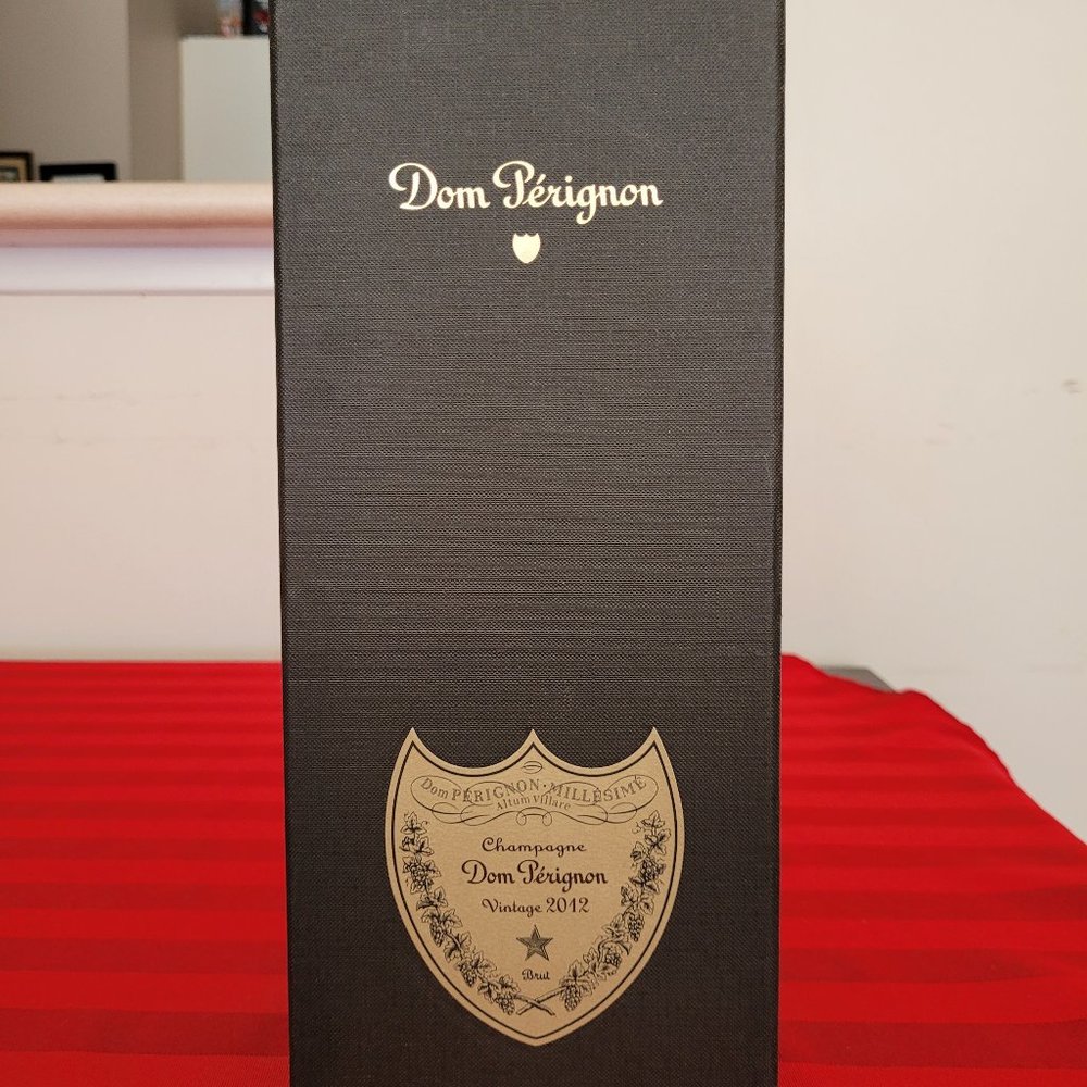 AUTHENTIC 2012 DOM PERIGNON GIFT BOX!!!